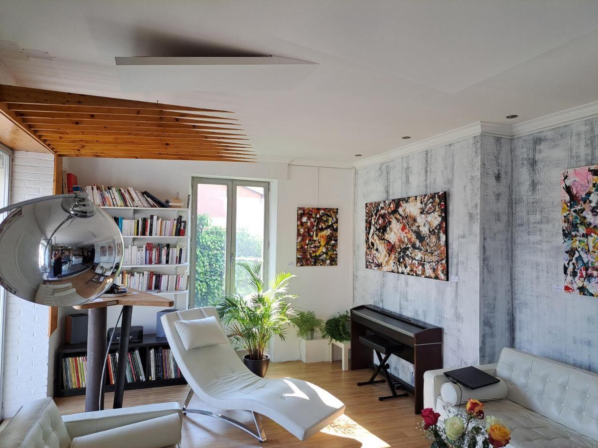 L'Appartement - Chambre Avec Salle De Bains Et Wc Dans Une Galerie D'Art Montbéliard Exterior photo