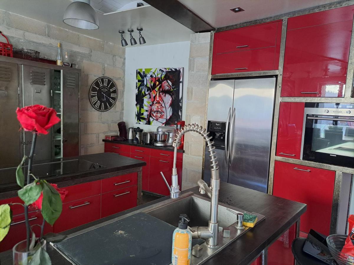 L'Appartement - Chambre Avec Salle De Bains Et Wc Dans Une Galerie D'Art Montbéliard Exterior photo
