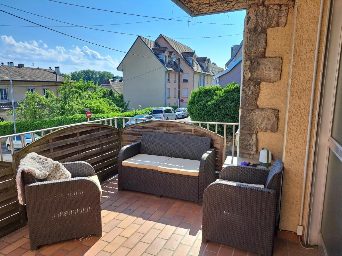 L'Appartement - Chambre Avec Salle De Bains Et Wc Dans Une Galerie D'Art Montbéliard Exterior photo